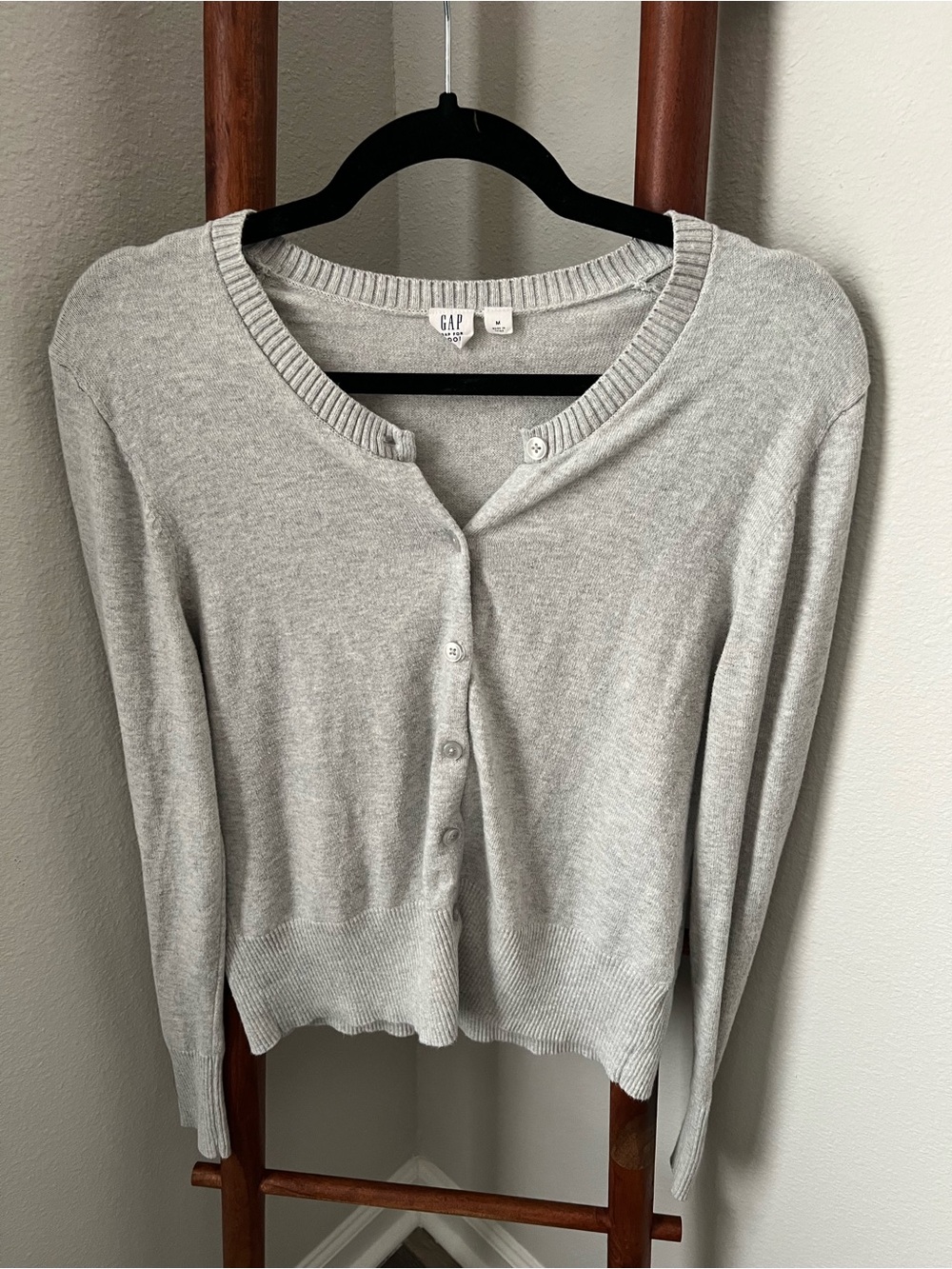 GAP Women's Light Gray Crewneck Button Cardigan